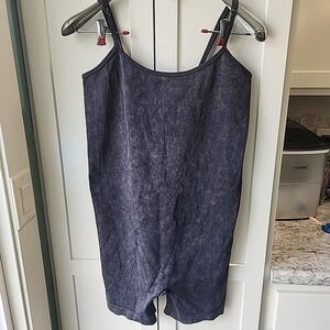 Indero  Sz XL  Gray Ribbed Romper‎
